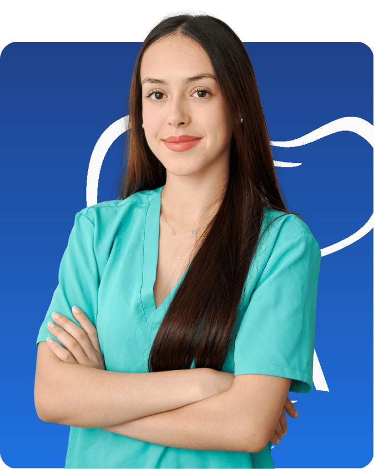 higienista paula en alejandra de leon clinica dental adeje